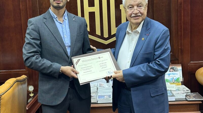 في أول أيام العيد.. أبوغزاله يستقبل أحد خريجي “منحة المليون لاجئ”